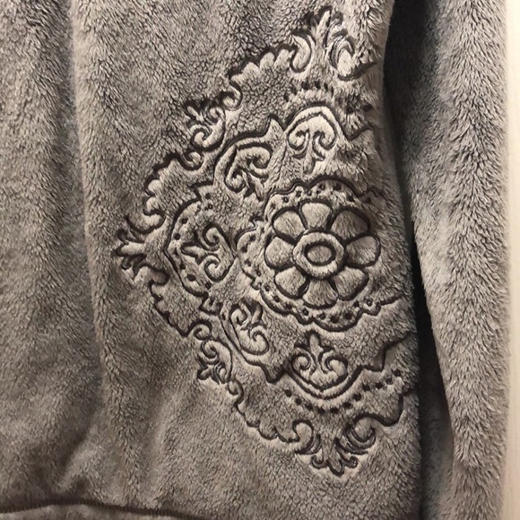 Ascend half zip pull over with embroidery on left side and top of the back - Picture 10 of 13